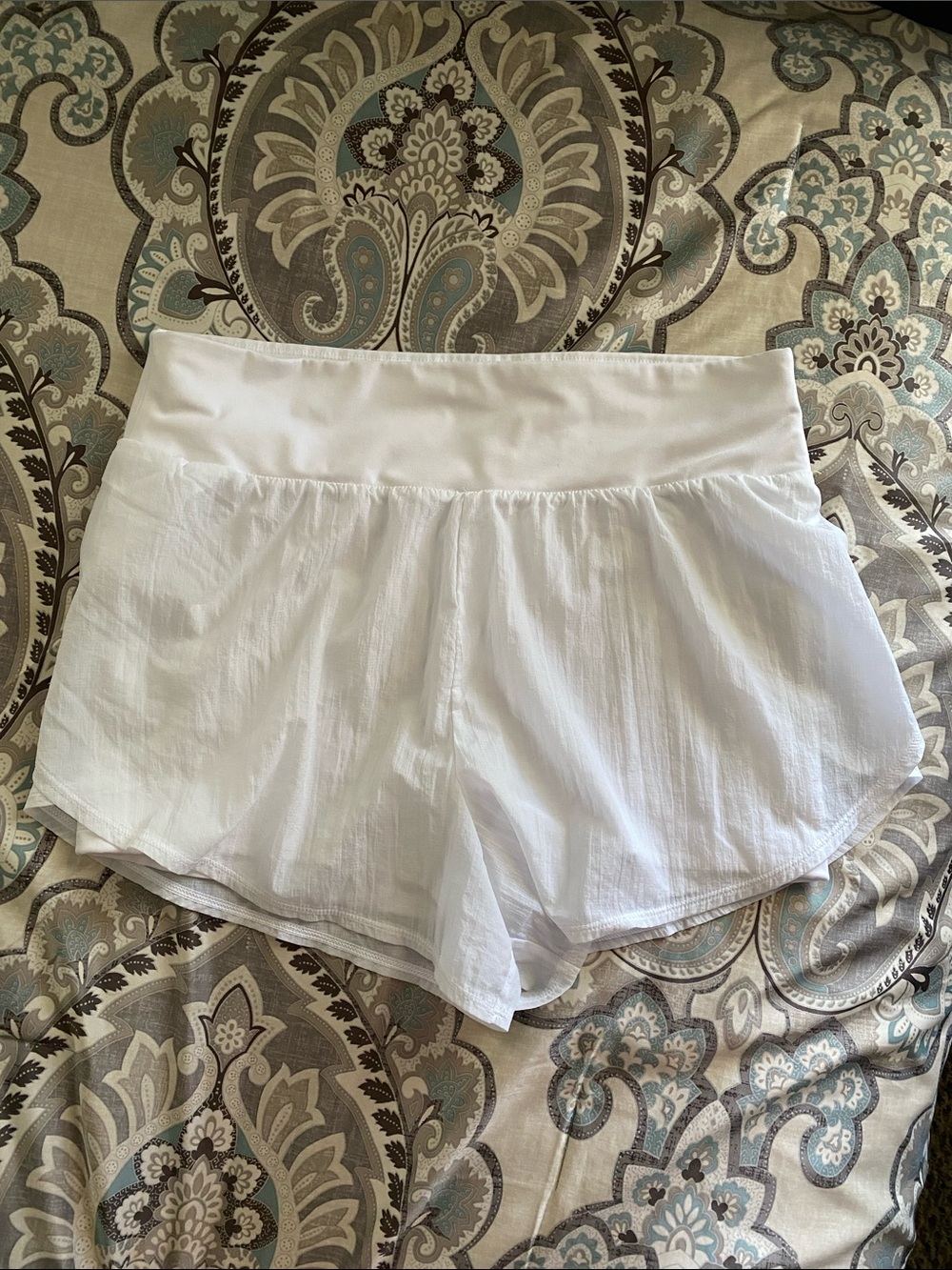 NWOT  All In Motion shorts Women’s size XL White